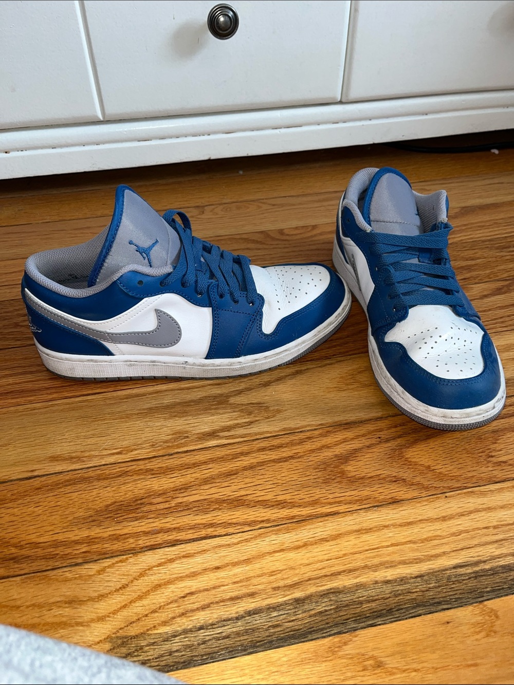 Nike Low-Top Sneakers in Blue, White, Gray